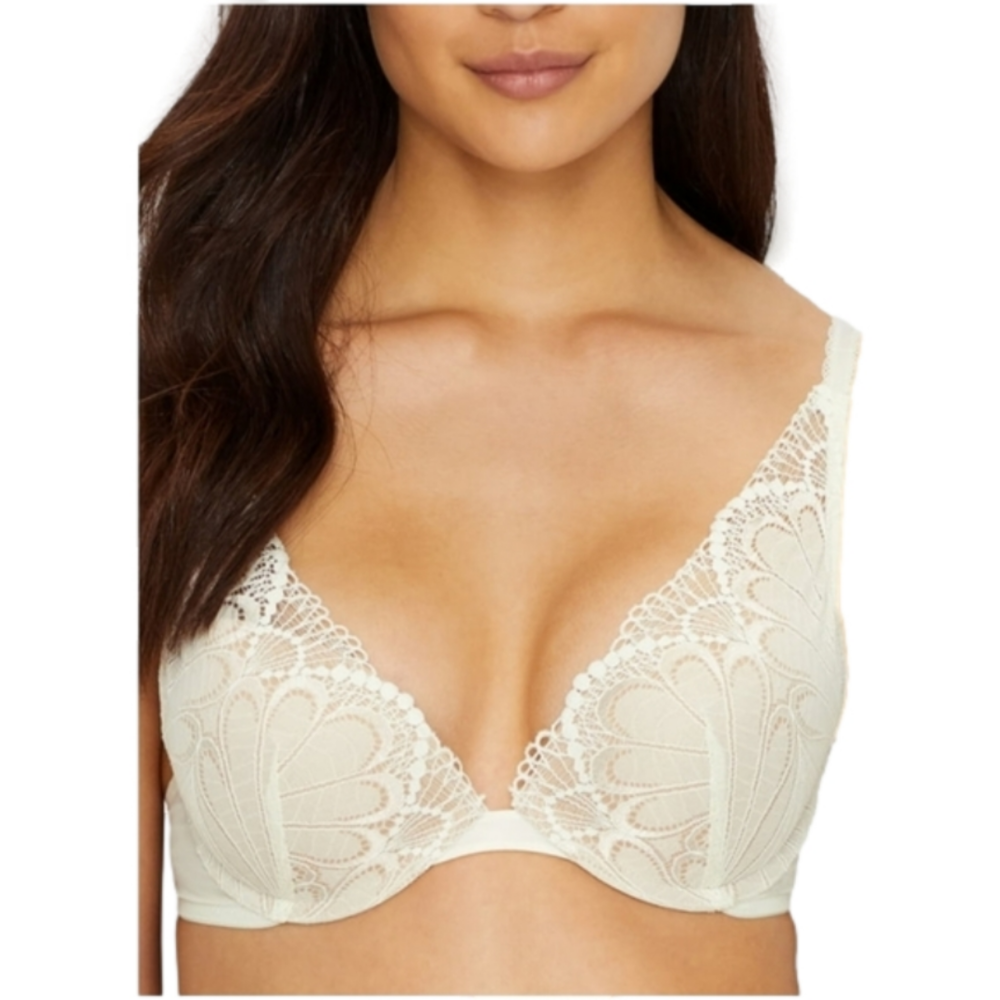 Wonderbra Women's Refined Glamour Triangle Underwire Push-up Bra, Ivory, 32C